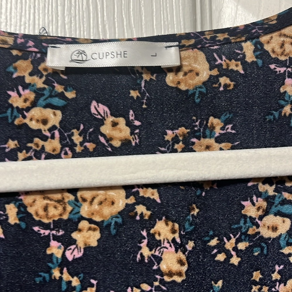 Cupshe Dress, size Large - Picture 2 of 7